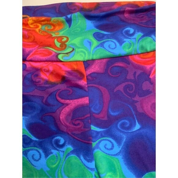 Oil Paint Graphic Biker Shorts - Picture 5 of 6